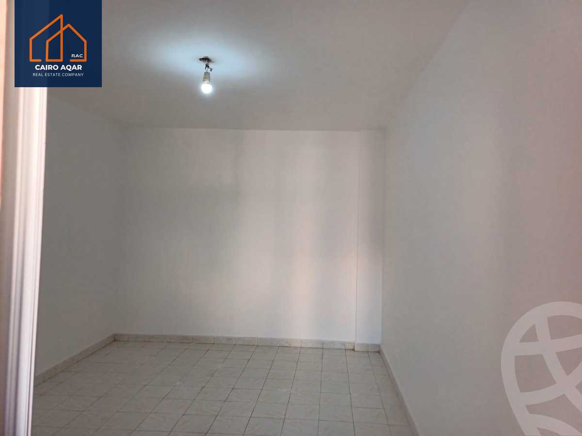 https://aqarmap.com.eg/ar/listing/5310937-for-rent-cairo-new-cairo-lrhb-city-phase-5-talaat-mostafa-st