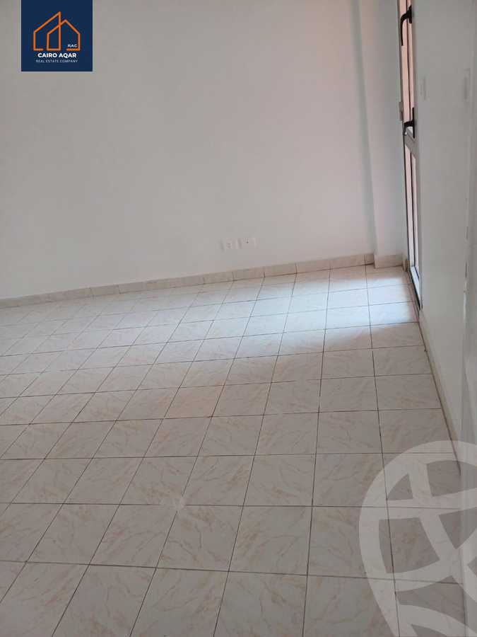 https://aqarmap.com.eg/ar/listing/5310937-for-rent-cairo-new-cairo-lrhb-city-phase-5-talaat-mostafa-st