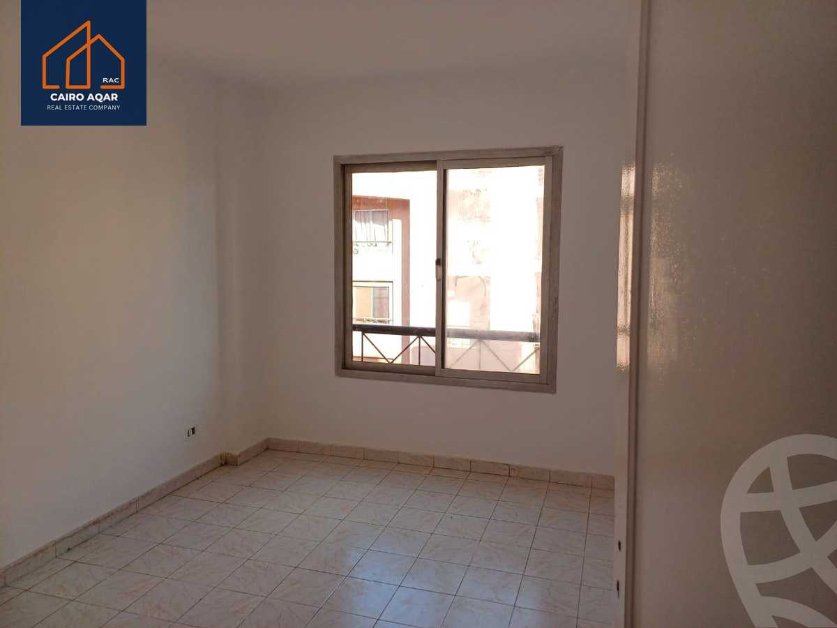 https://aqarmap.com.eg/ar/listing/5310937-for-rent-cairo-new-cairo-lrhb-city-phase-5-talaat-mostafa-st