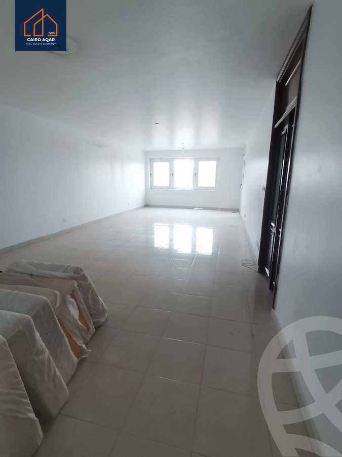https://aqarmap.com.eg/en/listing/5314507-for-sale-cairo-new-cairo-lrhb-city-phase-4-mohammed-farid-st