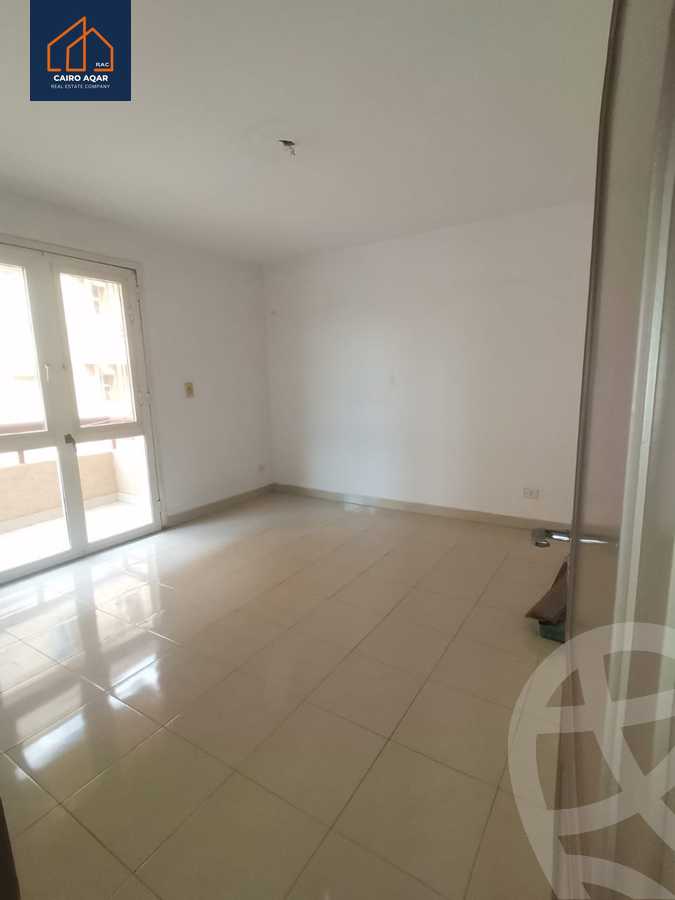 https://aqarmap.com.eg/en/listing/5314507-for-sale-cairo-new-cairo-lrhb-city-phase-4-mohammed-farid-st