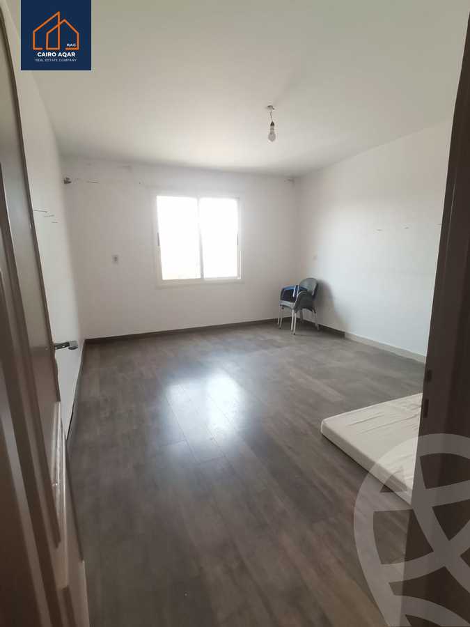 https://aqarmap.com.eg/en/listing/5314507-for-sale-cairo-new-cairo-lrhb-city-phase-4-mohammed-farid-st