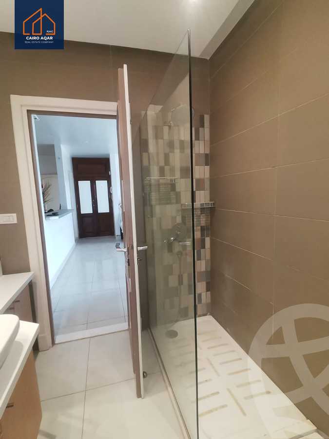 https://aqarmap.com.eg/en/listing/5314507-for-sale-cairo-new-cairo-lrhb-city-phase-4-mohammed-farid-st