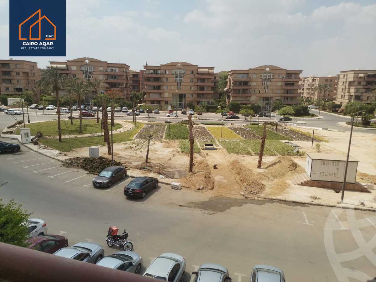 https://aqarmap.com.eg/en/listing/5314507-for-sale-cairo-new-cairo-lrhb-city-phase-4-mohammed-farid-st