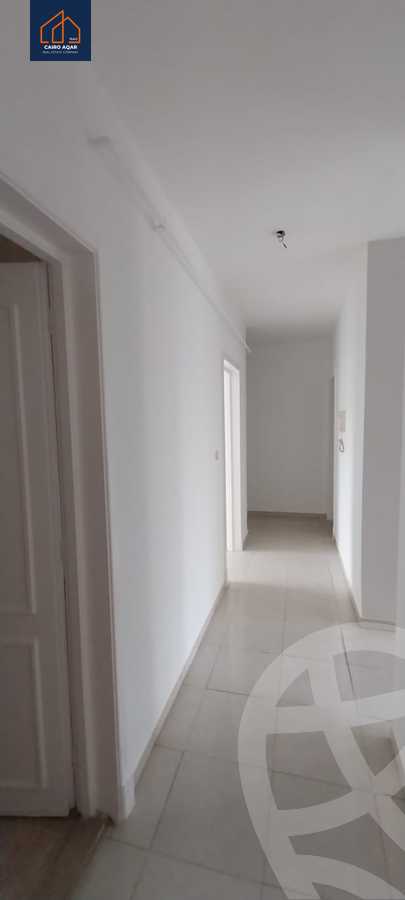 https://aqarmap.com.eg/ar/listing/5322048-for-sale-cairo-new-cairo-lrhb-city-phase-4-mohammed-farid-st