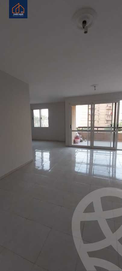 https://aqarmap.com.eg/ar/listing/5322048-for-sale-cairo-new-cairo-lrhb-city-phase-4-mohammed-farid-st