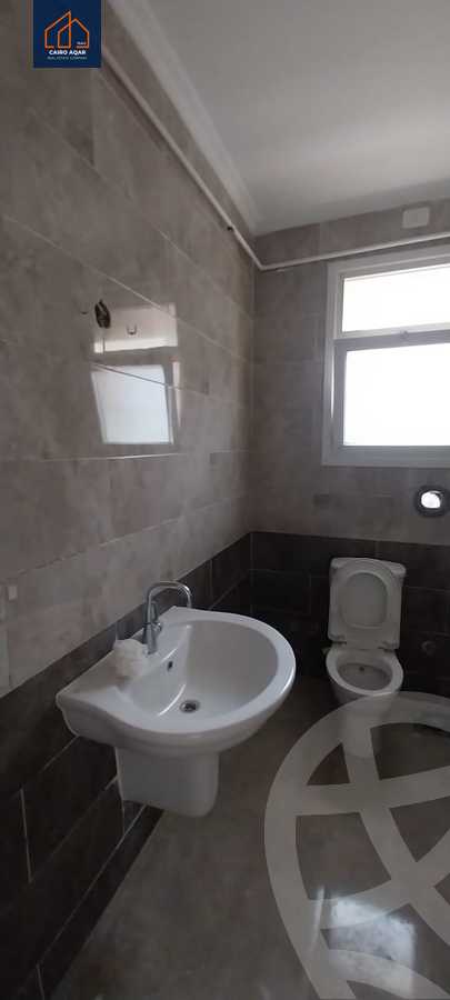 https://aqarmap.com.eg/ar/listing/5322048-for-sale-cairo-new-cairo-lrhb-city-phase-4-mohammed-farid-st