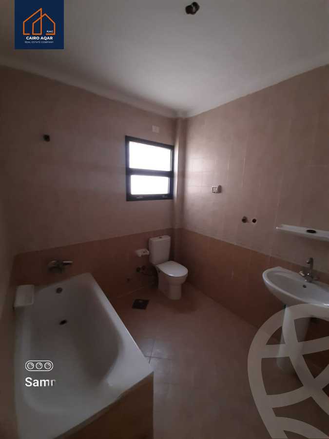 https://aqarmap.com.eg/ar/listing/5440597-for-rent-cairo-new-cairo-lrhb-city-phase-5-talaat-mostafa-st