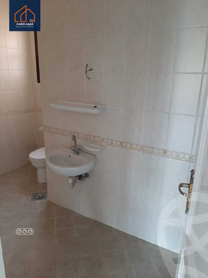 https://aqarmap.com.eg/ar/listing/5440597-for-rent-cairo-new-cairo-lrhb-city-phase-5-talaat-mostafa-st