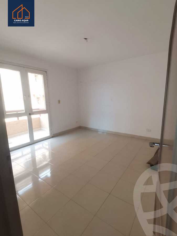 https://aqarmap.com.eg/ar/listing/5471273-for-sale-cairo-new-cairo-lrhb-city-phase-4-mostafa-el-nahaas-st