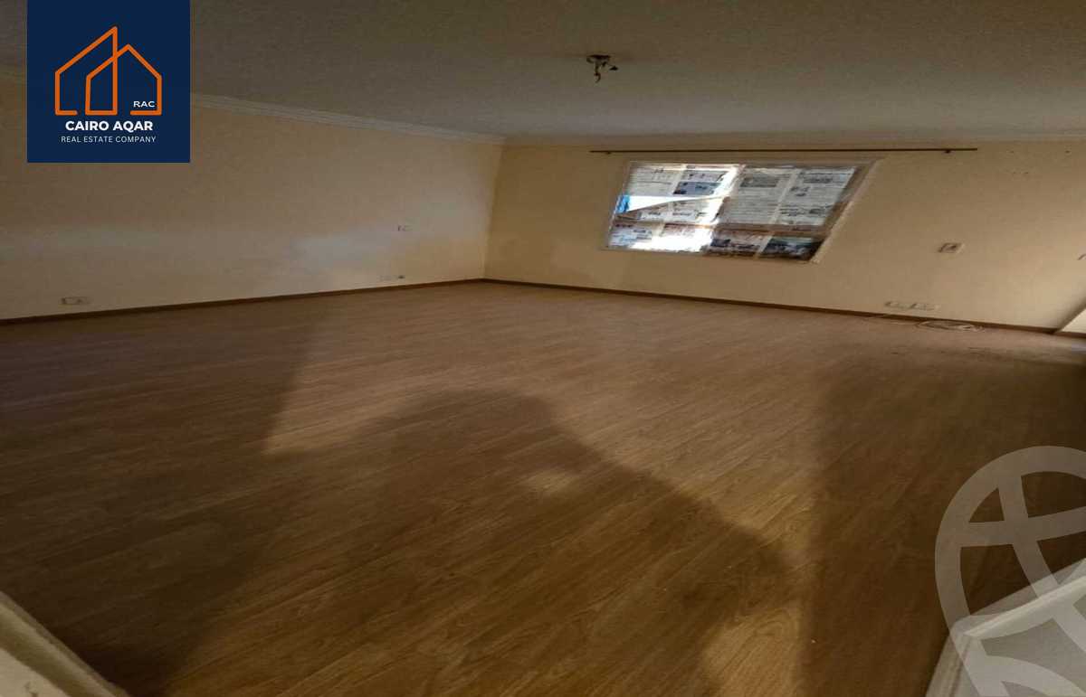 https://aqarmap.com.eg/ar/listing/5474763-for-sale-cairo-new-cairo-lrhb-city-phase-4-mohammed-farid-st