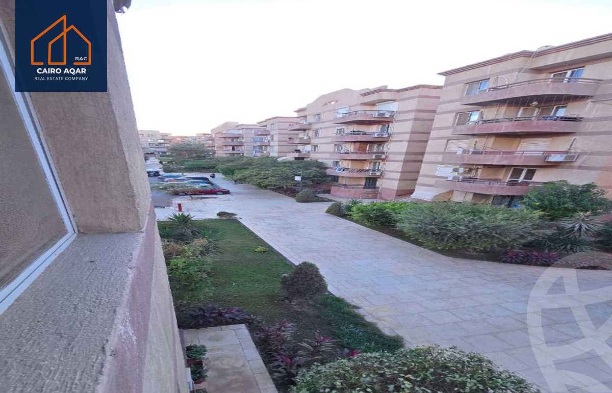 https://aqarmap.com.eg/ar/listing/5474763-for-sale-cairo-new-cairo-lrhb-city-phase-4-mohammed-farid-st