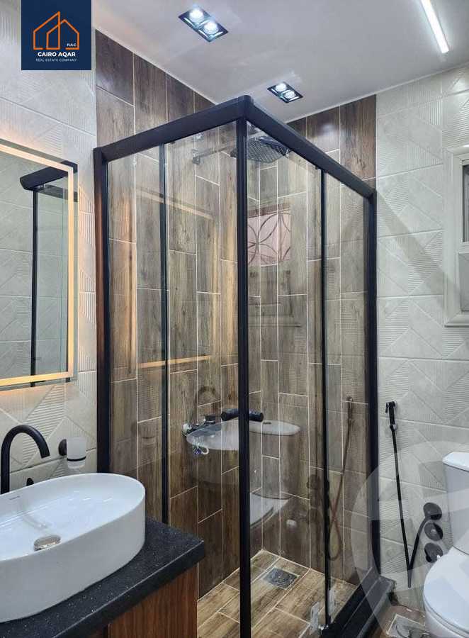 https://aqarmap.com.eg/ar/listing/5495008-for-sale-cairo-new-cairo-lrhb-city-phase-5-talaat-mostafa-st