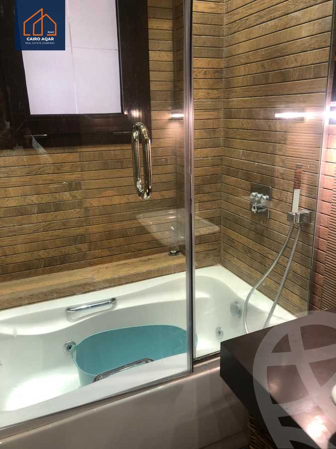 https://aqarmap.com.eg/en/listing/5533616-for-sale-cairo-new-cairo-lrhb-city-phase-4-mohammed-farid-st