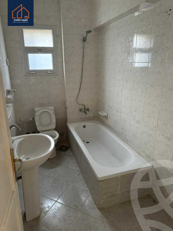 https://aqarmap.com.eg/en/listing/5546392-for-rent-cairo-new-cairo-lrhb-city-mtdd-lrhb-phase-8