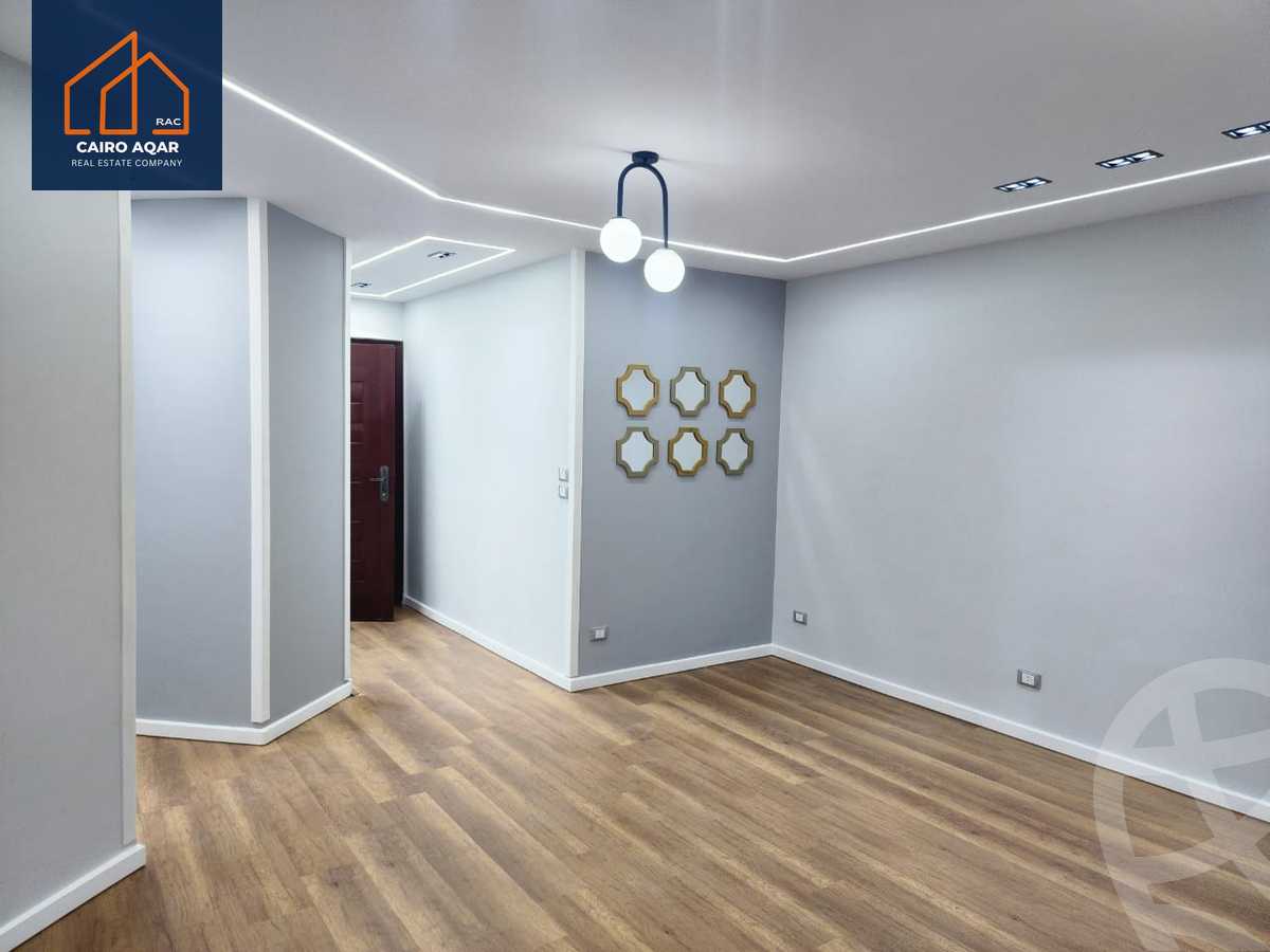 https://aqarmap.com.eg/en/listing/5564867-for-sale-cairo-new-cairo-lrhb-city-mtdd-lrhb-doctor-ahmed-zewail-st