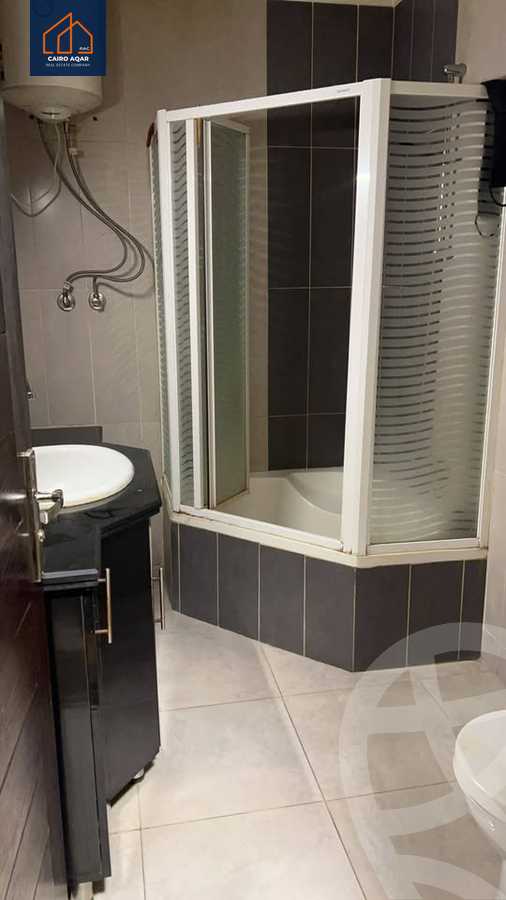 https://aqarmap.com.eg/ar/listing/5620765-for-sale-cairo-new-cairo-lrhb-city-phase-5-talaat-mostafa-st