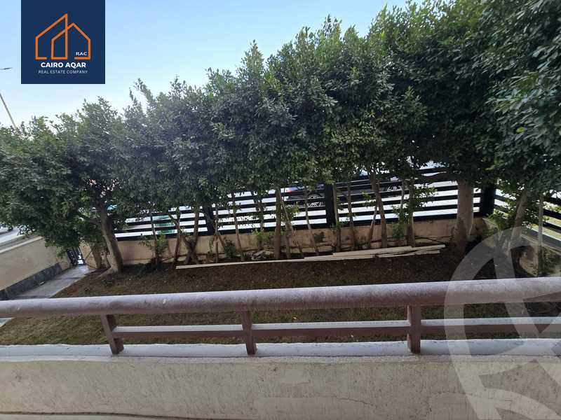 https://aqarmap.com.eg/en/listing/5623083-for-sale-cairo-new-cairo-lrhb-city-phase-4-mohammed-farid-st