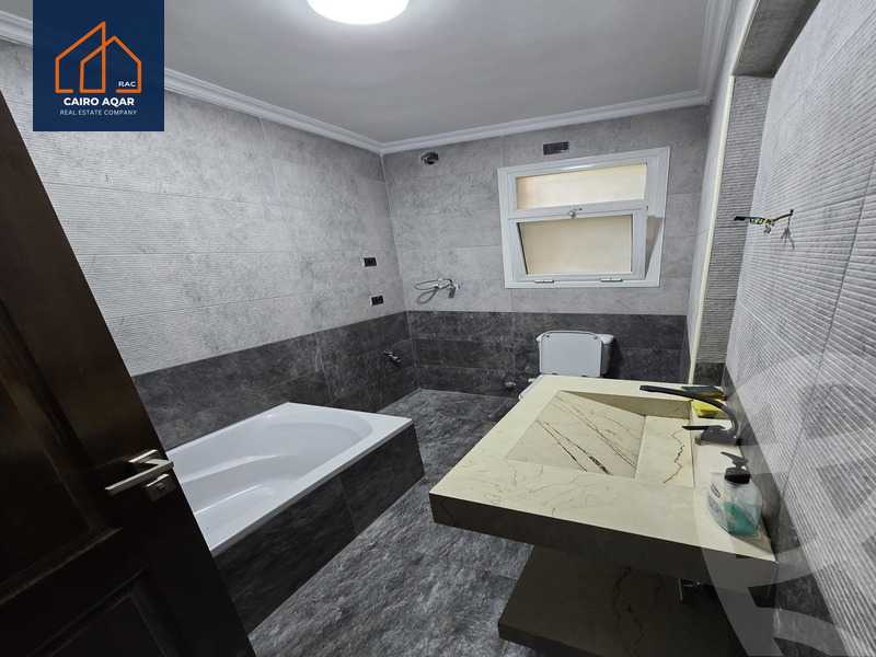 https://aqarmap.com.eg/en/listing/5623083-for-sale-cairo-new-cairo-lrhb-city-phase-4-mohammed-farid-st
