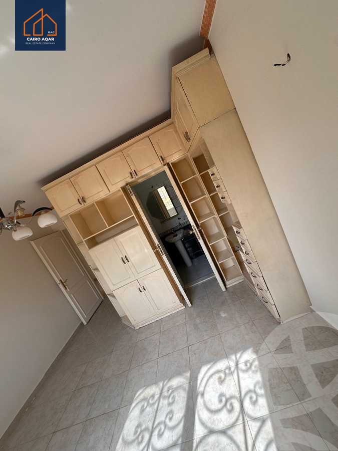 https://aqarmap.com.eg/en/listing/5623429-for-rent-cairo-new-cairo-lrhb-city-phase-4-mohammed-farid-st
