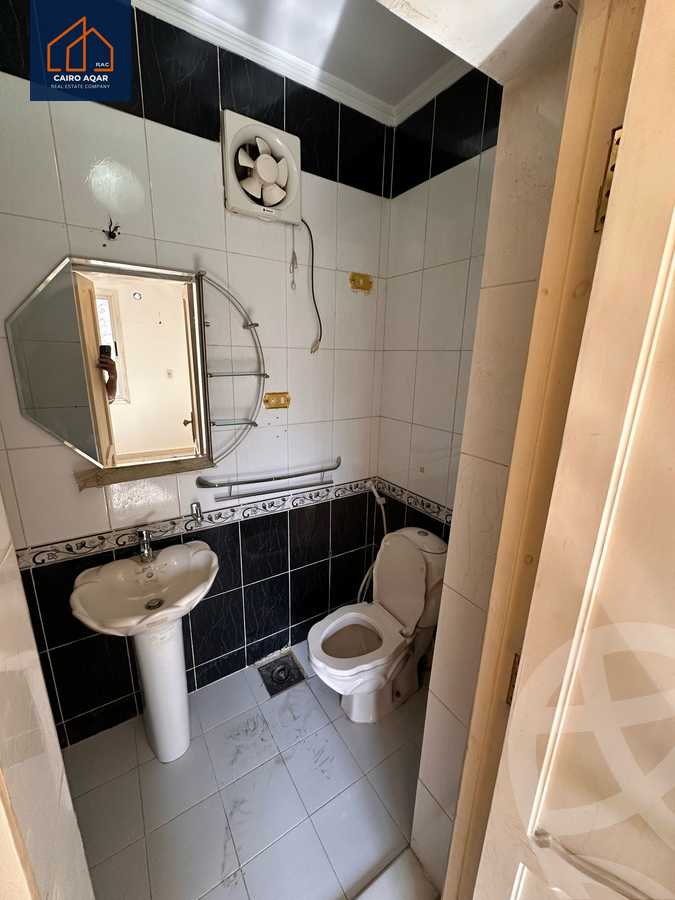 https://aqarmap.com.eg/en/listing/5623429-for-rent-cairo-new-cairo-lrhb-city-phase-4-mohammed-farid-st