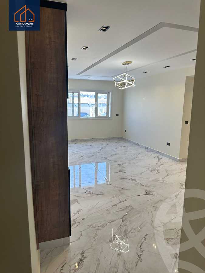 https://aqarmap.com.eg/en/listing/5661534-for-sale-cairo-new-cairo-compounds-mountain-view-hyde-park