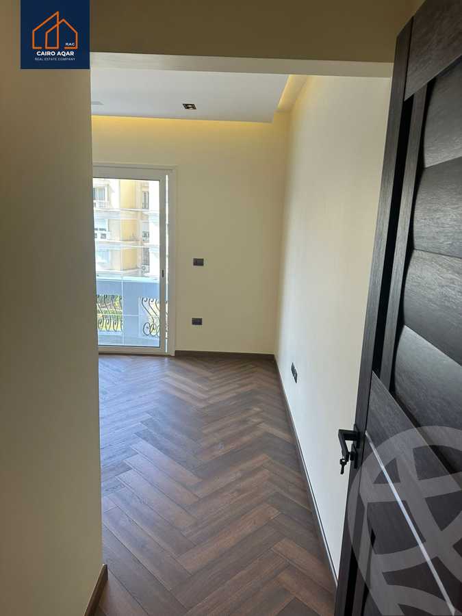 https://aqarmap.com.eg/en/listing/5661534-for-sale-cairo-new-cairo-compounds-mountain-view-hyde-park