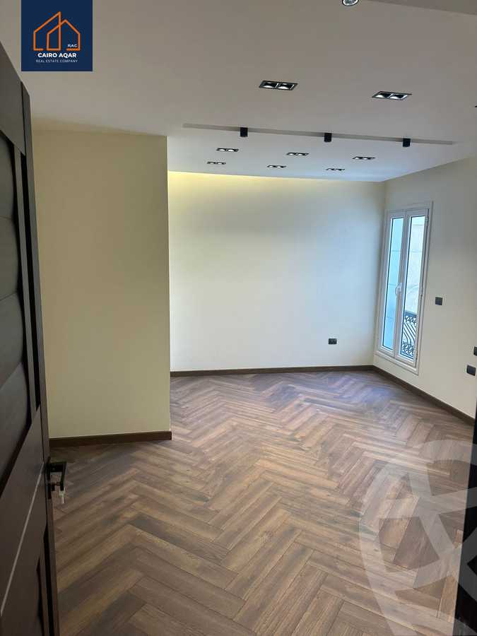 https://aqarmap.com.eg/en/listing/5661534-for-sale-cairo-new-cairo-compounds-mountain-view-hyde-park
