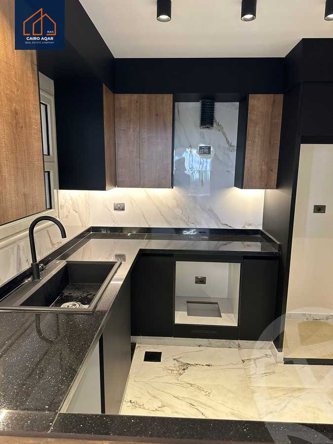 https://aqarmap.com.eg/en/listing/5661534-for-sale-cairo-new-cairo-compounds-mountain-view-hyde-park