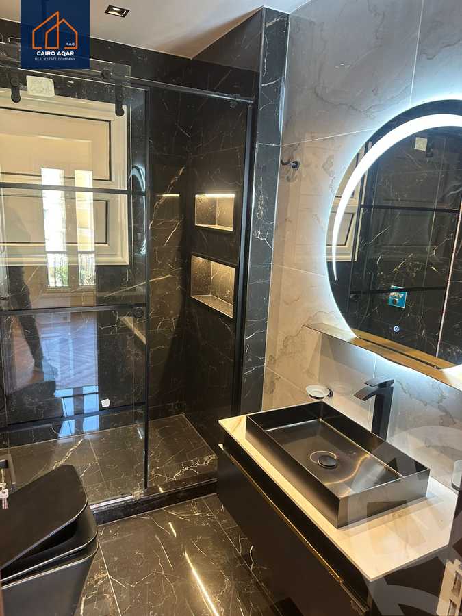 https://aqarmap.com.eg/en/listing/5661534-for-sale-cairo-new-cairo-compounds-mountain-view-hyde-park