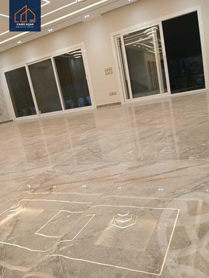 https://aqarmap.com.eg/ar/listing/5665172-for-rent-cairo-new-cairo-compounds-hyde-park-centre-ville-hyde-park