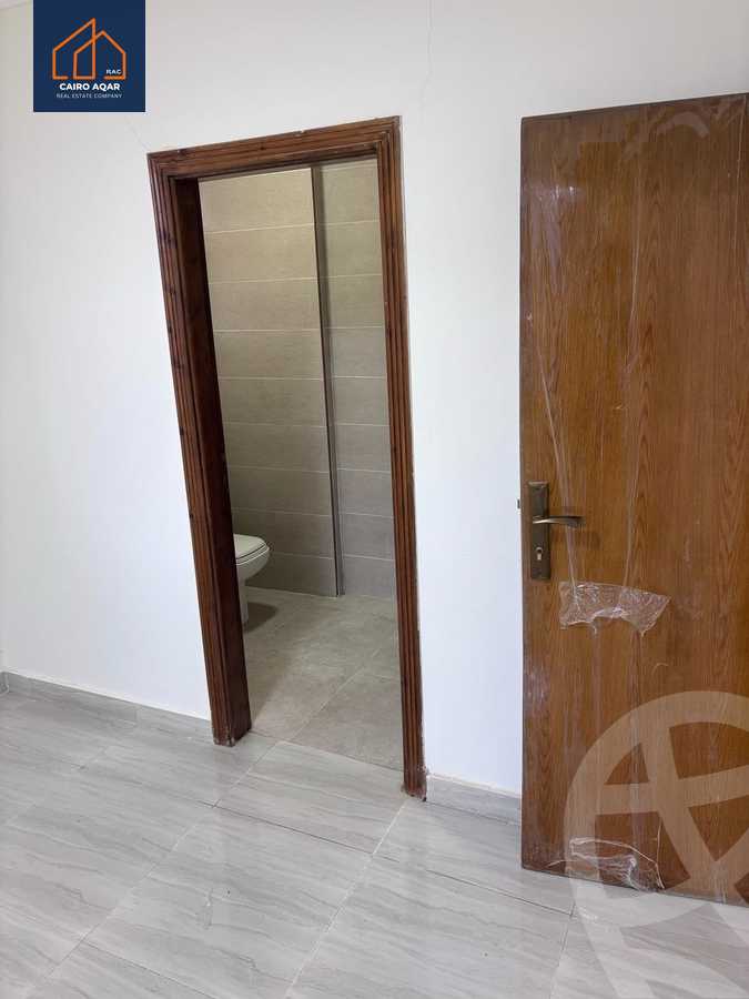 https://aqarmap.com.eg/en/listing/5665758-for-sale-cairo-new-cairo-lrhb-city-phase-4-mohammed-farid-st