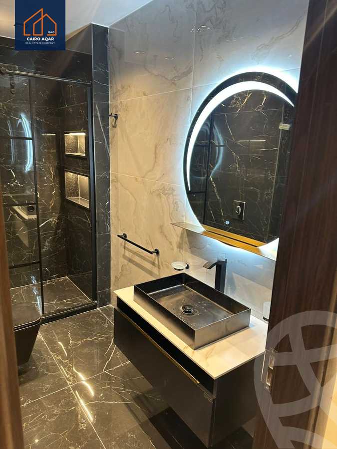 https://aqarmap.com.eg/ar/listing/5680560-for-sale-cairo-new-cairo-compounds-mountain-view-hyde-park