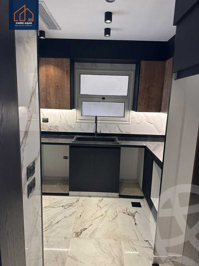 https://aqarmap.com.eg/ar/listing/5680560-for-sale-cairo-new-cairo-compounds-mountain-view-hyde-park