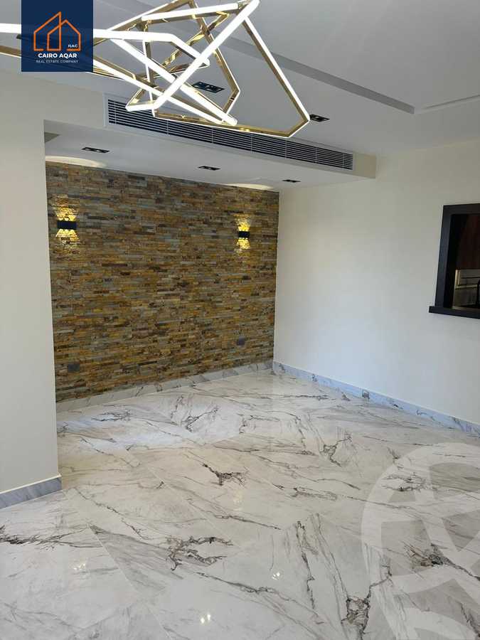 https://aqarmap.com.eg/ar/listing/5680560-for-sale-cairo-new-cairo-compounds-mountain-view-hyde-park