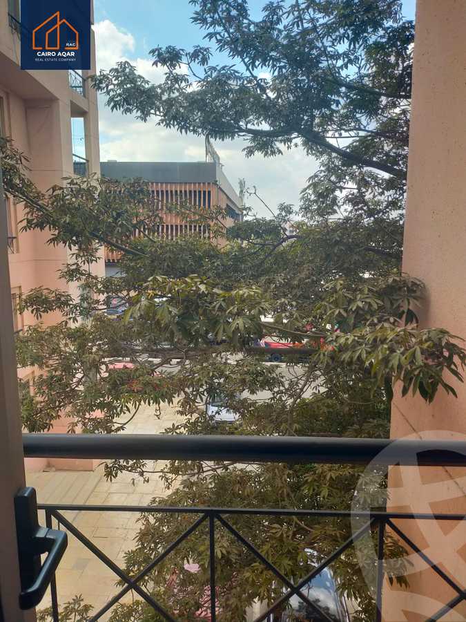 https://aqarmap.com.eg/en/listing/5785556-for-sale-cairo-new-cairo-lrhb-city-phase-1-ahmed-rami-st