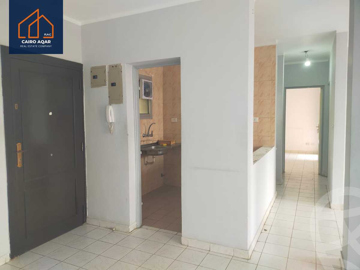 https://aqarmap.com.eg/en/listing/5785556-for-sale-cairo-new-cairo-lrhb-city-phase-1-ahmed-rami-st