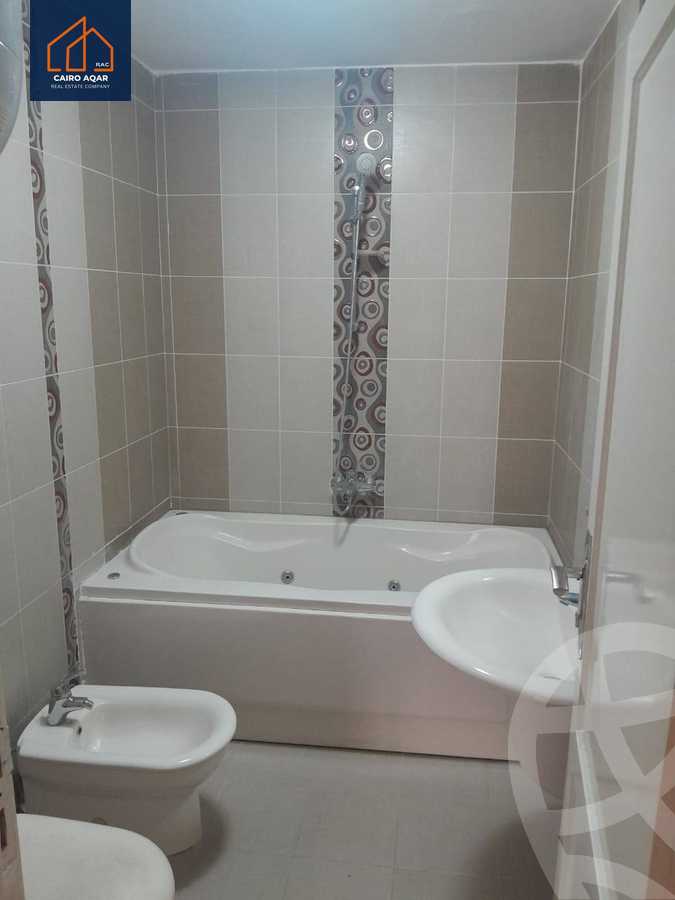 https://aqarmap.com.eg/ar/listing/5785657-for-rent-cairo-new-cairo-lrhb-city-phase-2-shr-tl-t-mstfy