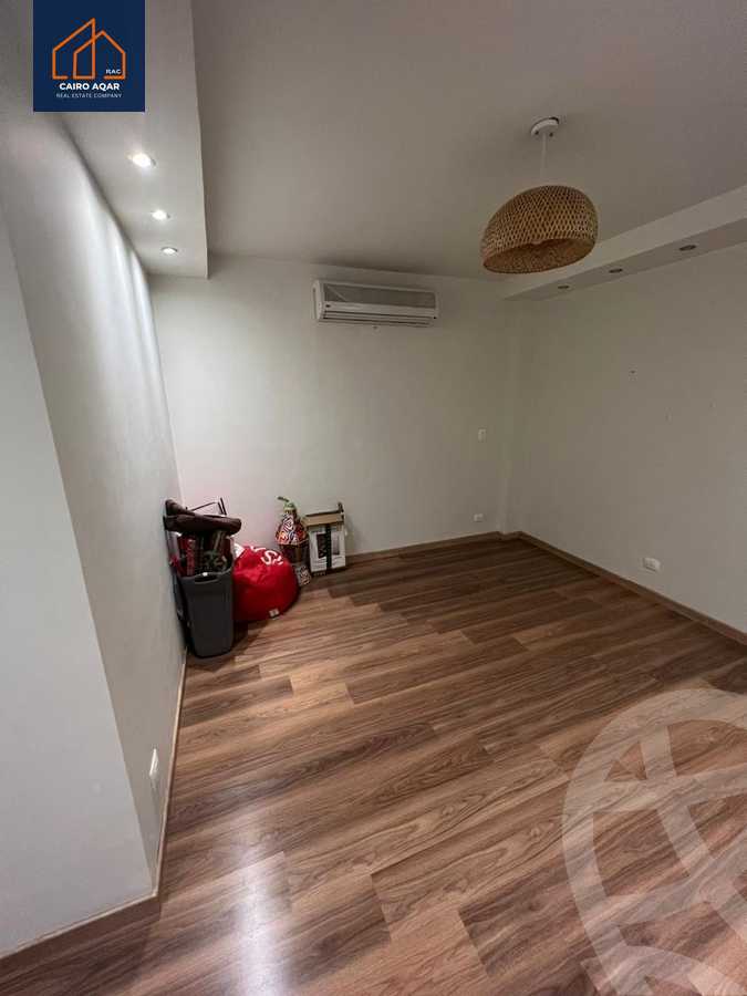 https://aqarmap.com.eg/en/listing/5788992-for-sale-cairo-new-cairo-lrhb-city-phase-4-mostafa-el-nahaas-st