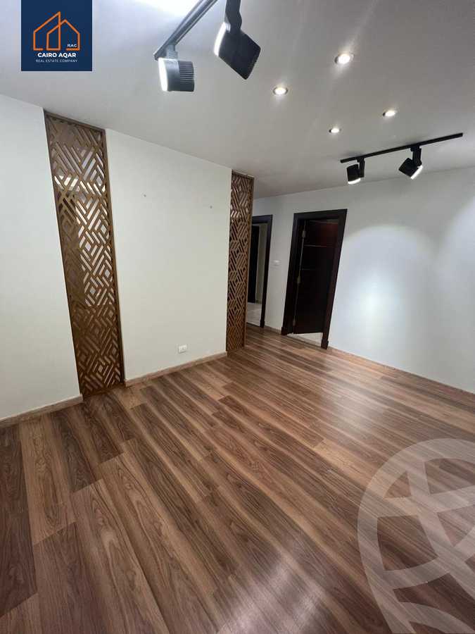 https://aqarmap.com.eg/en/listing/5788992-for-sale-cairo-new-cairo-lrhb-city-phase-4-mostafa-el-nahaas-st