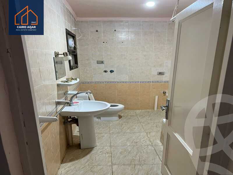 https://aqarmap.com.eg/en/listing/5855368-for-rent-cairo-new-cairo-lrhb-city-phase-5-talaat-mostafa-st