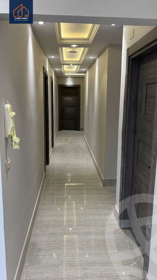 https://aqarmap.com.eg/ar/listing/5856908-for-sale-cairo-new-cairo-lrhb-city-phase-4-mohammed-farid-st