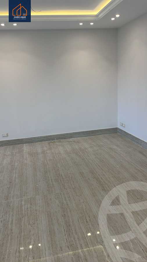 https://aqarmap.com.eg/en/listing/5857542-for-sale-cairo-new-cairo-lrhb-city-phase-4-mohammed-farid-st