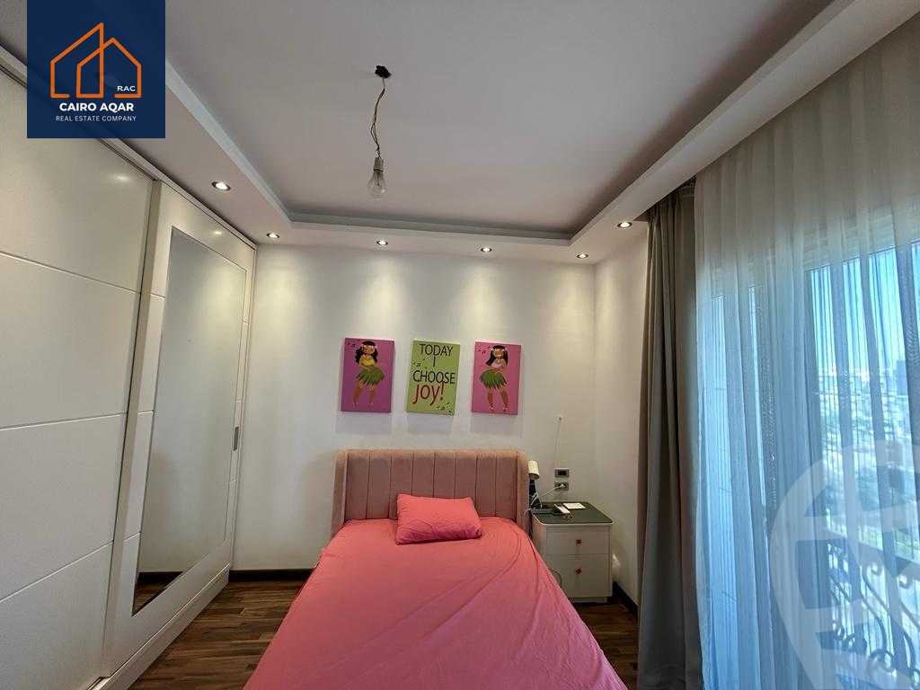 https://aqarmap.com.eg/en/listing/5859718-for-sale-cairo-new-cairo-compounds-mountain-view-hyde-park