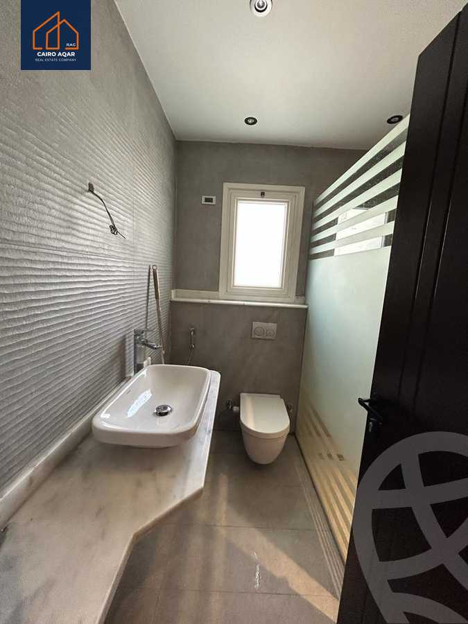 https://aqarmap.com.eg/en/listing/5859718-for-sale-cairo-new-cairo-compounds-mountain-view-hyde-park