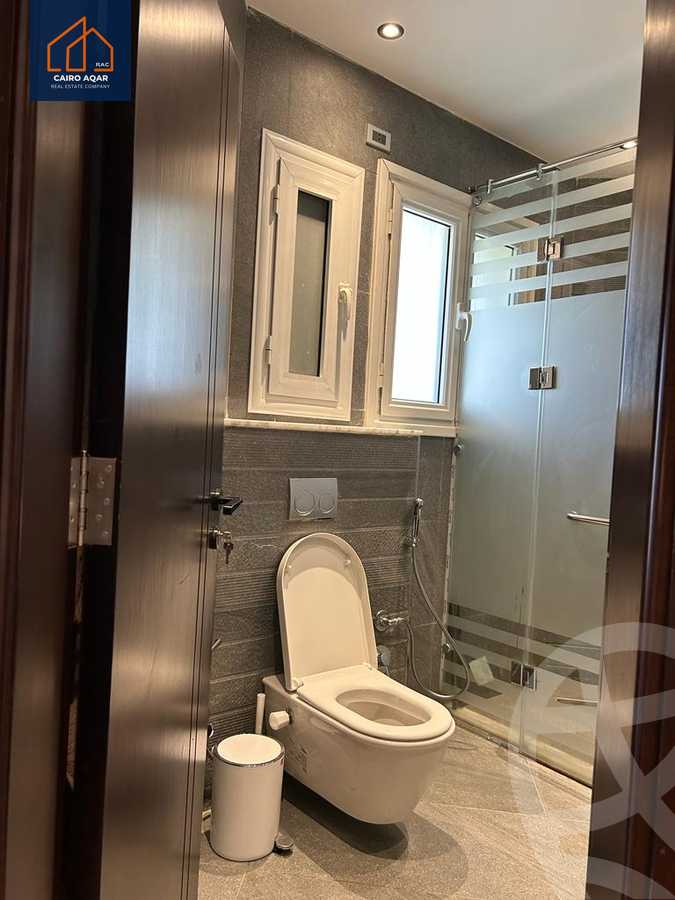 https://aqarmap.com.eg/en/listing/5920184-for-sale-cairo-new-cairo-compounds-mountain-view-hyde-park