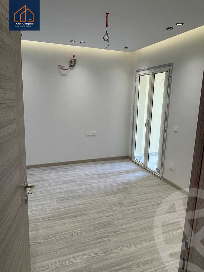 https://aqarmap.com.eg/en/listing/5945245-for-rent-cairo-new-cairo-compounds-mountain-view-hyde-park