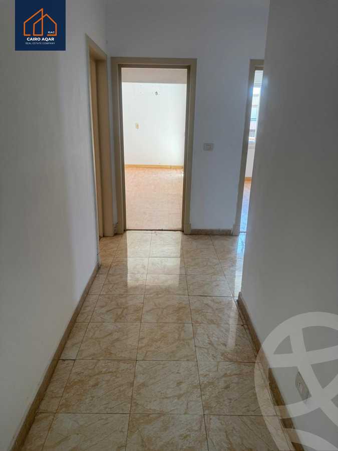 https://aqarmap.com.eg/en/listing/6001007-for-rent-cairo-new-cairo-lrhb-city-phase-4-mohammed-farid-st