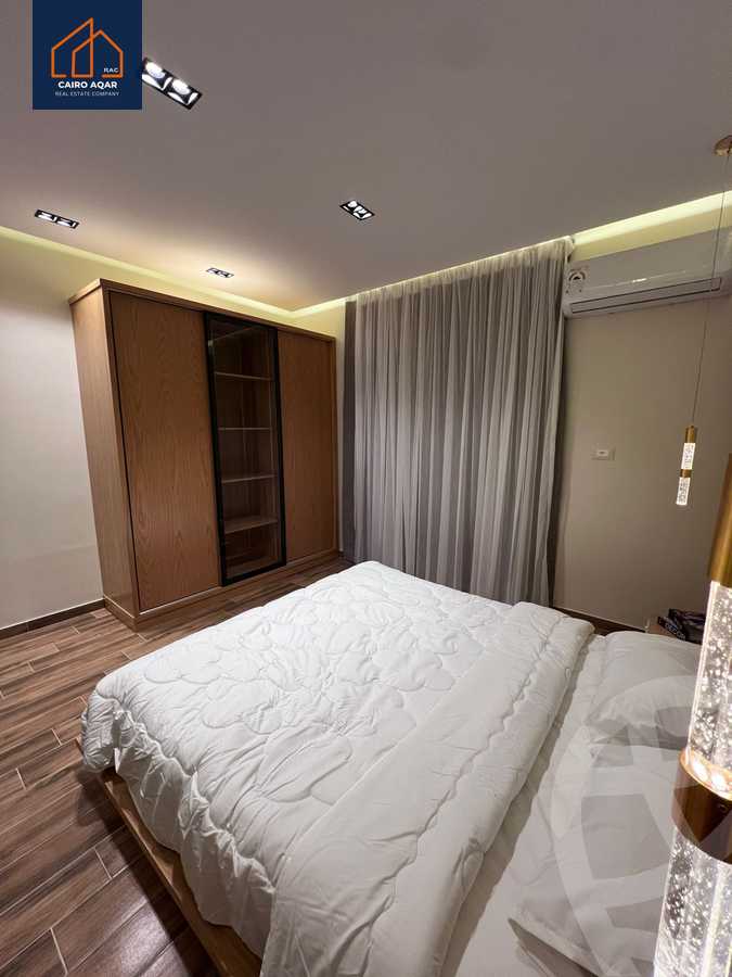 https://aqarmap.com.eg/ar/listing/6001635-for-rent-cairo-new-cairo-lrhb-city-phase-5-talaat-mostafa-st