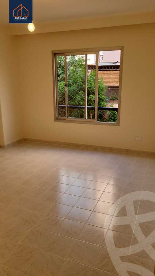 https://aqarmap.com.eg/en/listing/6014050-for-sale-cairo-new-cairo-lrhb-city-phase-1-ahmed-rami-st
